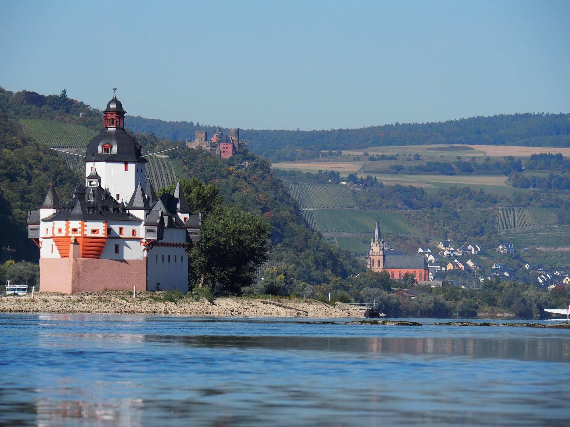 Отель Gasthaus Weingut Stahl Обервезель Экстерьер фото